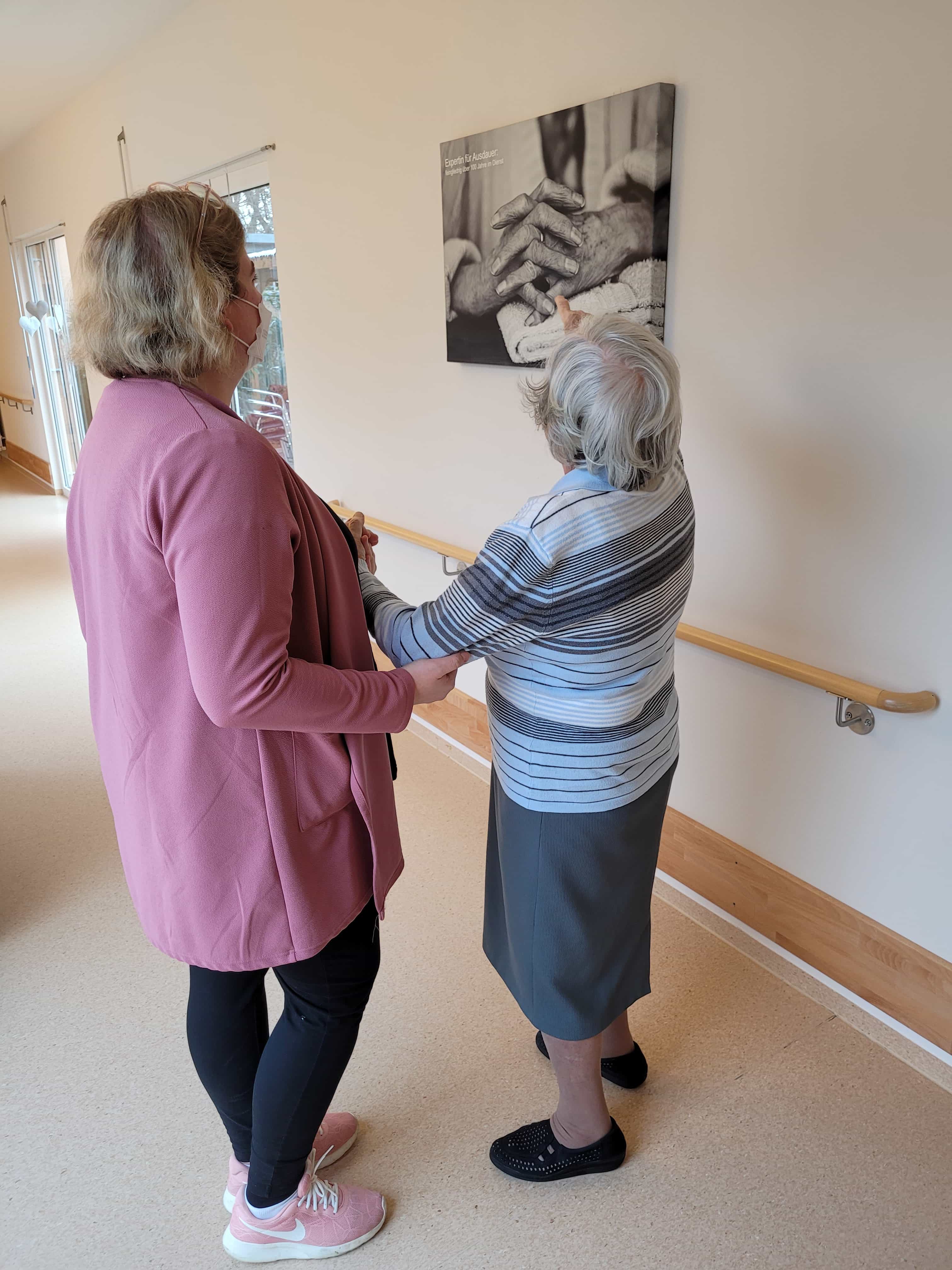 Praxisanleitung (m/w/d) - Du suchst einen sinnvollen und zukunftssicheren Job, bei dem Menschen im Mittelpunkt stehen? - Caritas-Hausgemeinschaften St. Anna - Pflegia