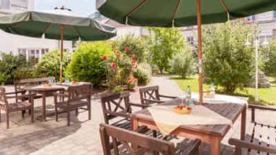 Pflegefachkraft (m/w/d) mit Zusatzqualifikation Gerontopsychiatrie und Wundmanagement - Hilf uns unseren Bewohner:innen ein Lächeln ins Gesicht zu zaubern! Trier - Hildegard von Bingen - Senioren-Zentrum Trier - Pflegia