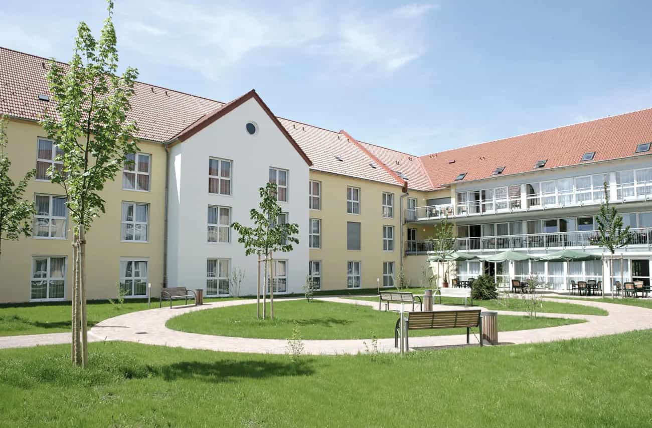 Pflegefachkraft (m/w/d) in Vollzeit - Hier kannst Du durchstarten! - Korian - Haus am Klostergarten Oberschweinbach - Pflegia