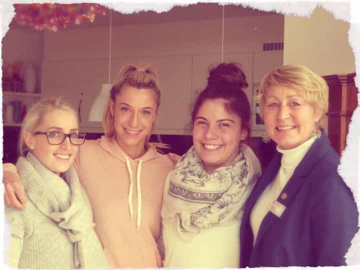 Pflegefachkraft (m/w/d) als Gerontofachkraft - Teamarbeit ist der Schlüssel zum Erfolg!  Sindelfingen - Alten- und Pflegeheim Haus Eichholzgärten - Pflegia