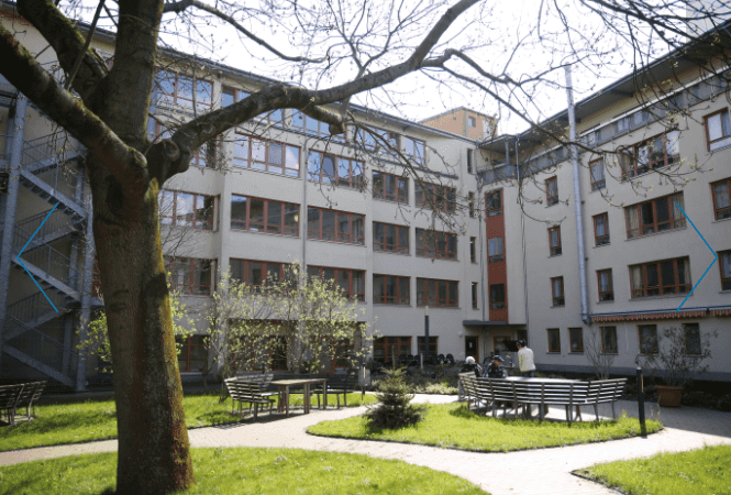 Wohnbereichsleitung (m/w/d) - Dein Arbeitsplatz in einer familiären Arbeitsatmosphäre! - DRK Altenpflegeheim Pieschen - Pflegia