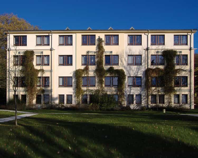 Gelernte Pflegehilfskraft (m/w/d) - ein herzliches, aufgeschlossenes Team wartet auf Dich! Bad Salzuflen - Wohn- und Pflegeheim Salze-Stift - Pflegia