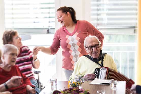 Pflegefachkraft (m/w/d) - zukunftssicheren Arbeitsplatz mit einen etablierten Wertekodex und diakonisches Verständnis Dieburg - Seniorenzentrum Haus Priska - Pflegia