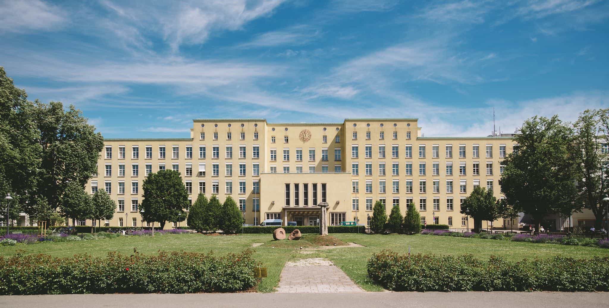 Pflegefachkraft (m/w/d) für die internistische Station mit Schwerpunkt Gastroenterologie & für die Wahlleistungsstation mit Schwerpunkt Gastroenterologie und Onkologie - Hier startet Ihre Zukunft! Fürth - Klinikum Fürth - Pflegia