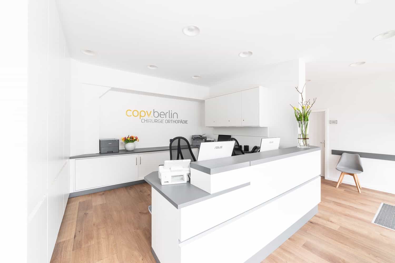 Medizinische:r Fachangestellte:r (m/w/d) mit orthopädisch-unfallchirurgischer Erfahrung - Wir haben den passenden Job für Sie! Berlin - Chirurgisch Orthopädischer Praxisverbund Berlin (COPV) - Steglitz - Pflegia