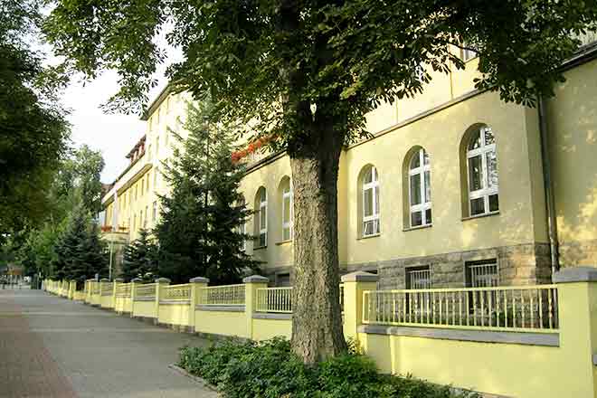 Gelernte Pflegehilfskraft (m/w/d) - Dein Arbeitsplatz in einer wertschätzenden Atmosphäre! - DRK-Christianenheim Senioren- und Pflegeheim - Pflegia