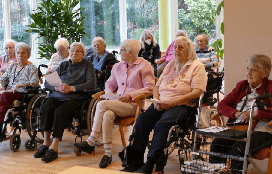 Examinierte Pflegefachkraft (m/w/d) in Teilzeit – Werde Teil unseres Teams und profitiere von Elterndiensten und attraktiven Zusatzleistungen! Hildesheim - Altenpflegezentrum Am Steinberg - Pflegia