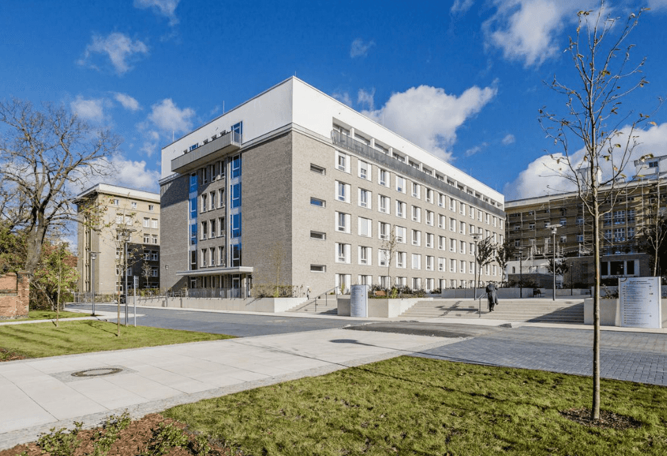 Pflegefachkraft (m/w/d) für die Anästhesie, operative Intensivmedizin und Schmerztherapie - Weil wir stolz sind, ein:e Friedrichhainer:in zu sein!  Berlin - Vivantes Klinikum im Friedrichshain - Pflegia