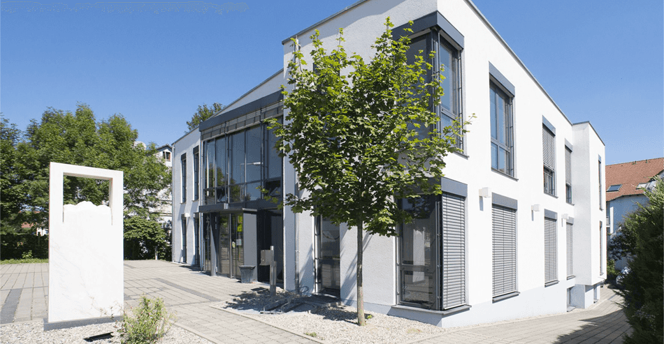 Zahnmedizinische:r Fachangestellte:r (w/m/d) - Hier sind Sie richtig! Aalen - Zahnarztzentrum Aalen, wellanddent | Dr. Esber & Kollegen - Pflegia