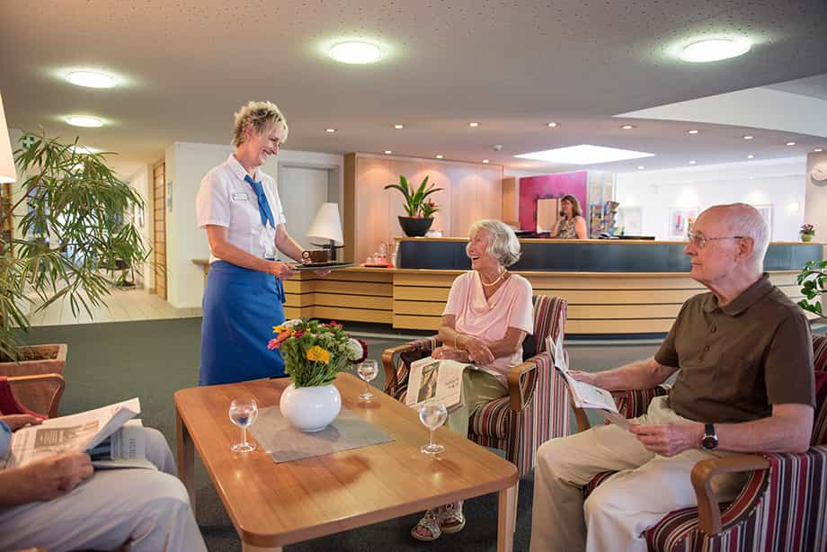 Gerontopsychiatrische Fachkraft (m/w/d) im ambulanten Dienst - Ein motiviertes Team und sympathische Menschen warten auf Sie! - KWA Parkstift St. Ulrich - Pflegia