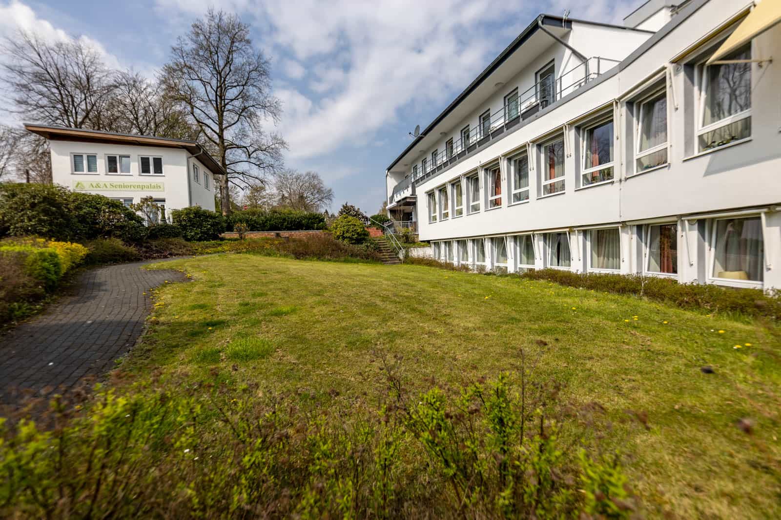 Pflegefachkraft (m/w/d) – Wir kommen Ihnen mit Wertschätzung entgegen! Wuppertal - A&A Seniorenpalais Wuppertal-Heckinghausen GmbH & Co. KG - Pflegia