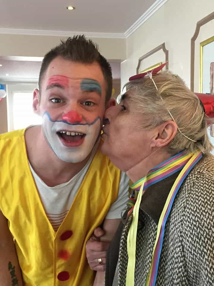 Pflegefachkraft (m/w/d) im Nachtdienst - Mitsprache beim Dienstplan und tolle Zuschläge gibt's bei uns! Bremen - Pflegeheim Leeßem-Barg - Pflegia