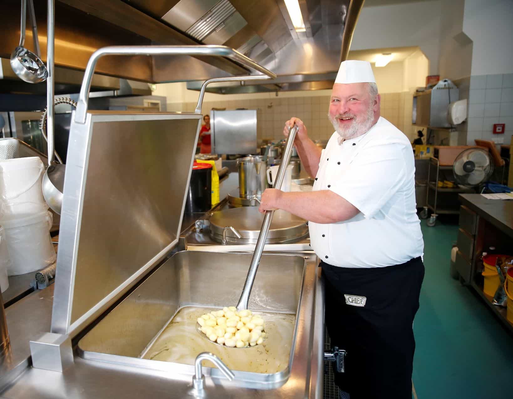 Gelernte Pflegehilfskraft (w/d/m) - Komm jetzt zu uns! Dresden - Pflege- und Seniorenheim „Clara Zetkin“ - Pflegia