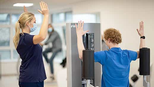 Gesundheits- und Krankenpfleger:in (m/w/d) für alle unsere Stationen der Pneumologie, Psychosomatik oder Orthopädie/Dermatologie - Wir wissen, was gute Arbeitsbedingungen sind! Sankt Peter-Ording - Strandklinik St. Peter-Ording - Pflegia