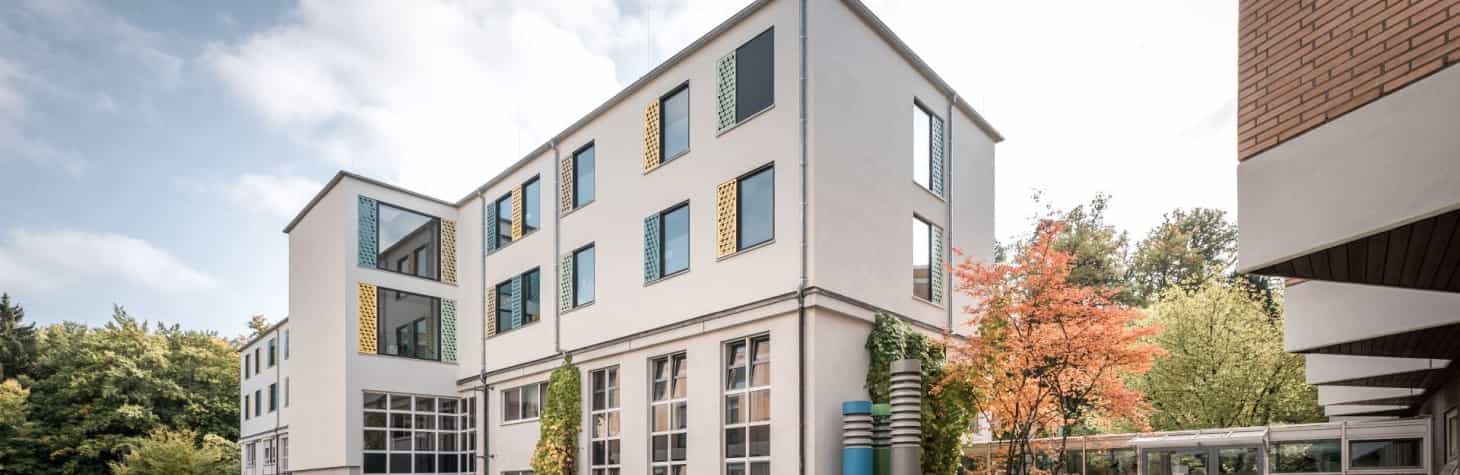 Pflegefachfrau/Pflegefachmann für die Kinder- und Jugendpsychiatrie (m/w/d) - Verbinden Sie Familie & Beruf! Böblingen - ZfP Calw – Klinik für Kinder- und Jugendpsychiatrie und -psychotherapie - Pflegia