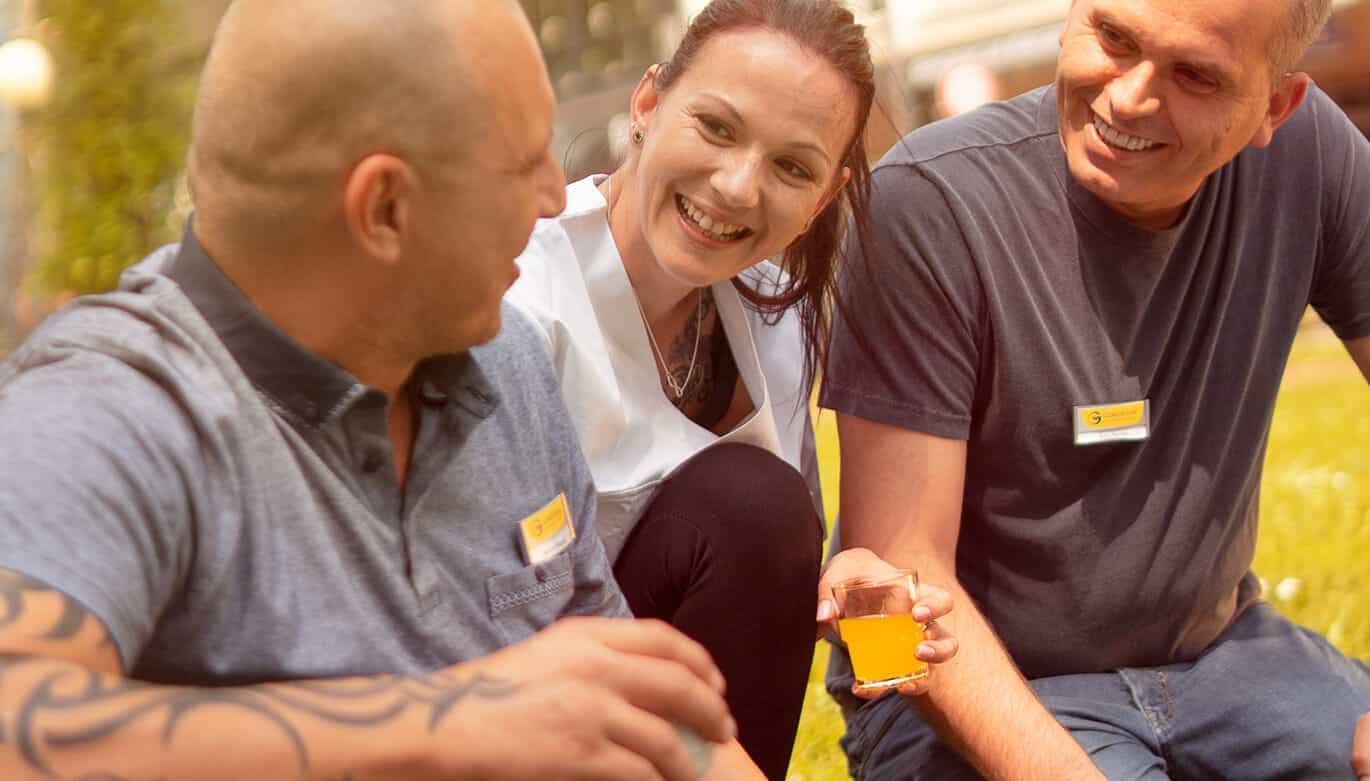 Pflegeassistenz (m/w/d) mit ein- oder zweijähriger Ausbildung in Teilzeit - Herzlich willkommen! - Pflege Gemeinsam Krefeld - Pflegia