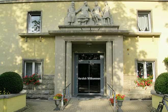 Gelernte Pflegehilfskraft (m/w/d) - Dein Arbeitsplatz in einer wertschätzenden Atmosphäre! Erfurt - DRK-Christianenheim Senioren- und Pflegeheim - Pflegia