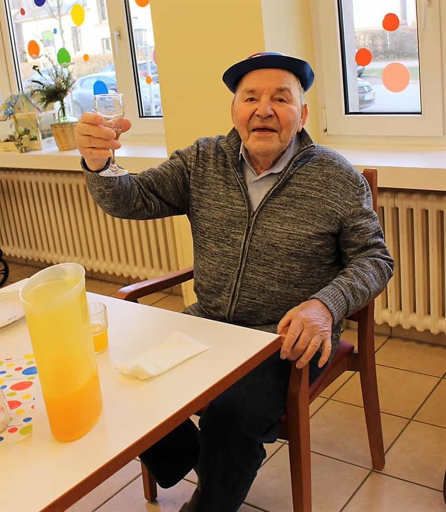 Pflegefachkraft (m/w/d) für den Tagdienst - Hilf uns unseren Bewohner:innen ein Lächeln ins Gesicht zu zaubern! Trier - Hildegard von Bingen - Senioren-Zentrum Trier - Pflegia