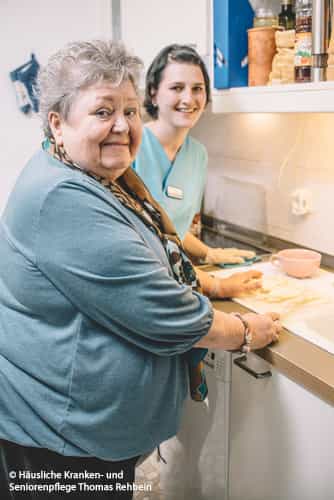 Gelernte Pflegehilfskraft (m/w/d) - Wir fördern Deine Karriere! Wiesbaden - Häusliche Kranken- und Seniorenpflege Thomas Rehbein in Wiesbaden - Pflegia