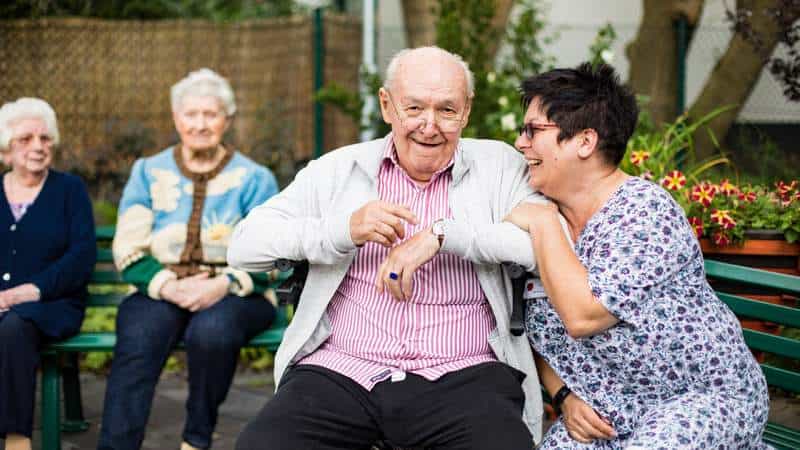 Pflegefachkraft (m/w/d) - Wir freuen uns auf Dich! Lemgo - Johanneswerk Altenheim St. Loyen Stift - Pflegia
