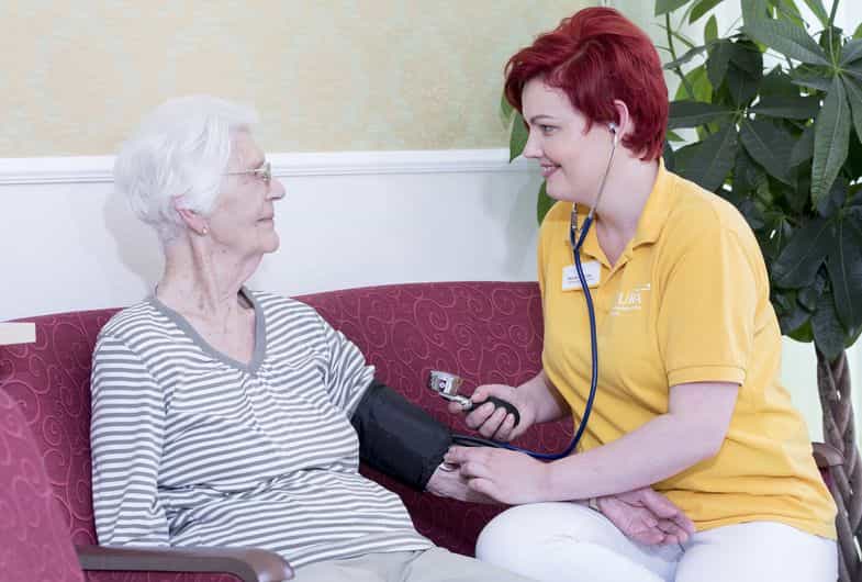 Wohnbereichsleitung mit Praxisanleitungsschein (m/w/d) - Offen und individuell arbeiten! Lübeck - CURA Seniorencentrum Lübeck GmbH - Pflegia