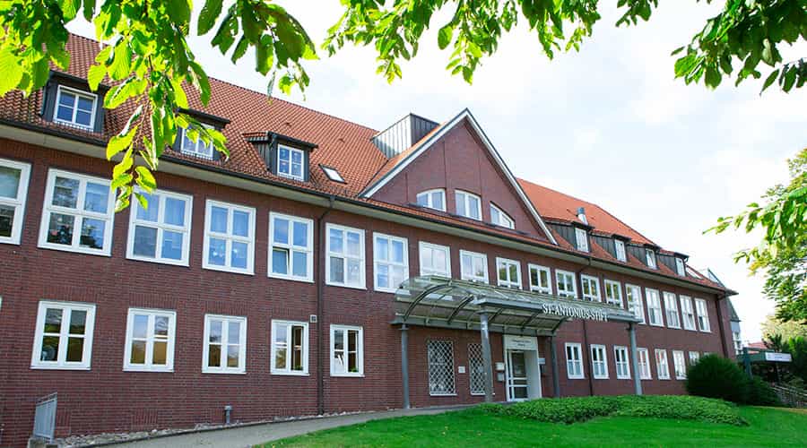 Pflegefachkraft (m/w/d) im Nachtdienst (15 Std./Woche) - Werden Sie Teil des Teams!  Cloppenburg - Phase F – Intensivpflege Cloppenburg - Pflegia