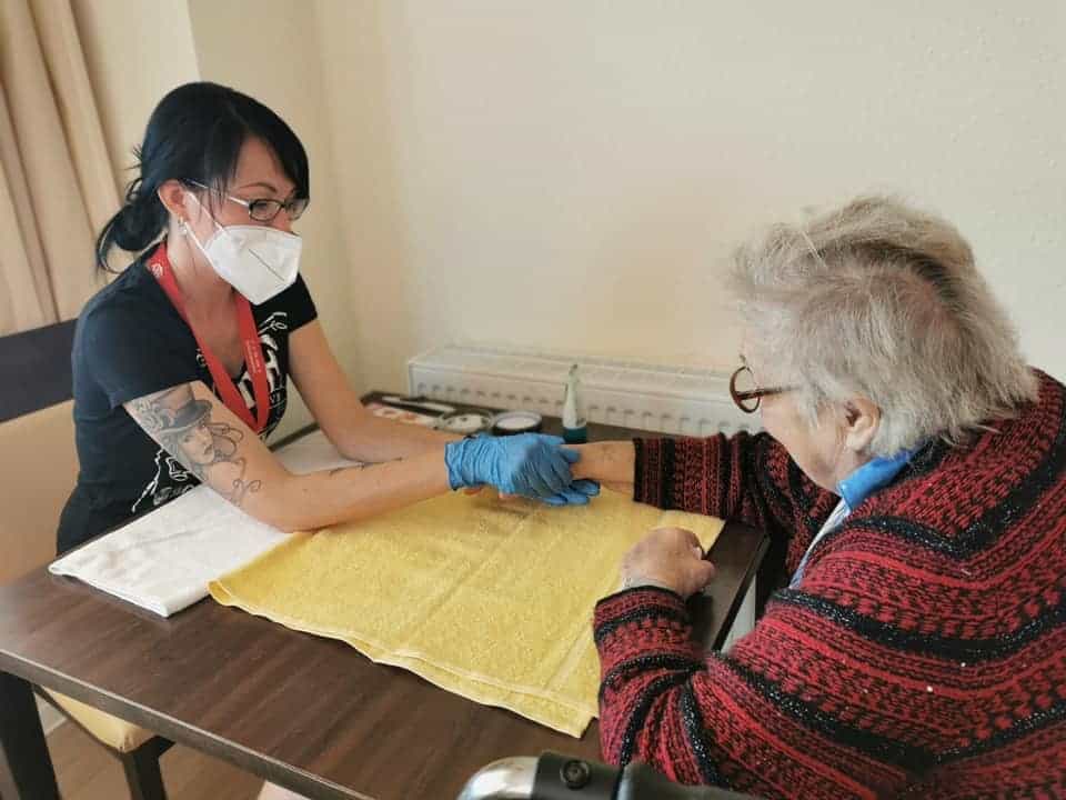 Gelernte Pflegehilfskraft (m/w/d) mit 1-jähriger Ausbildung - Komm in unser familiäres Team! Erfurt - K&S Seniorenresidenz Erfurt - Pflegia