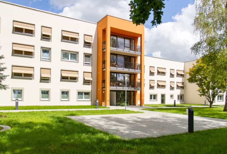 Pflegefachkraft (m/w/d) außerklinische Intensivpflege - Weil Superheld:in kein Beruf ist! Jena - Linimed Intensivpflege und Hauskrankenpflege in Jena Lobeda-Ost - Pflegia