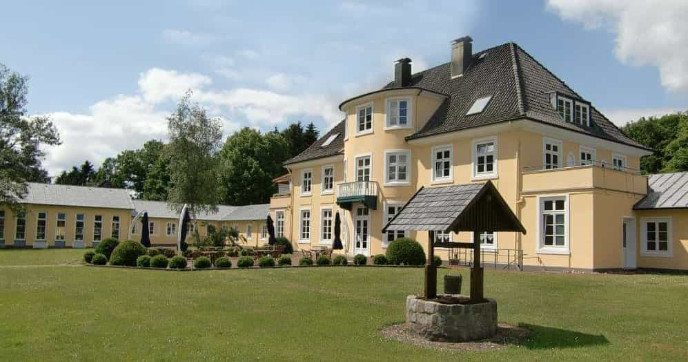 Pflegefachkraft (m/w/d) als Dauernachtwache - Hier können Sie durchstarten! Hoisdorf - Seniorenresidenz „Zum Hoisdorfer Teich” - Pflegia