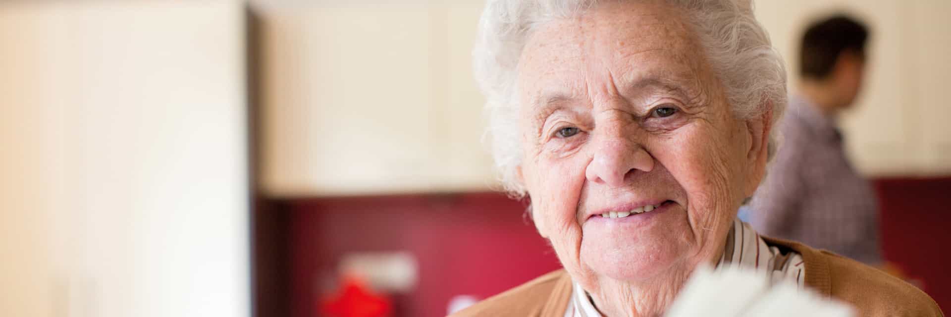 Gelernte Pflegehilfskraft (m/w/d) - Profitiere von einem neuen modernen Haus! Burglengenfeld - DRK Senioren, Wohn- und Pflegeheim Burglengenfeld - Pflegia