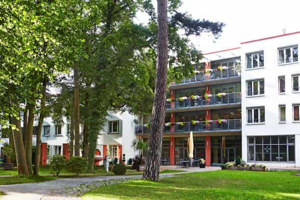 Stellvertretende Wohnbereichsleitung (m/w/d) - Ein Beruf mit Zukunft bei den Johannitern! Berlin - Johanniter-Stift Berlin-Lichterfelde - Pflegia