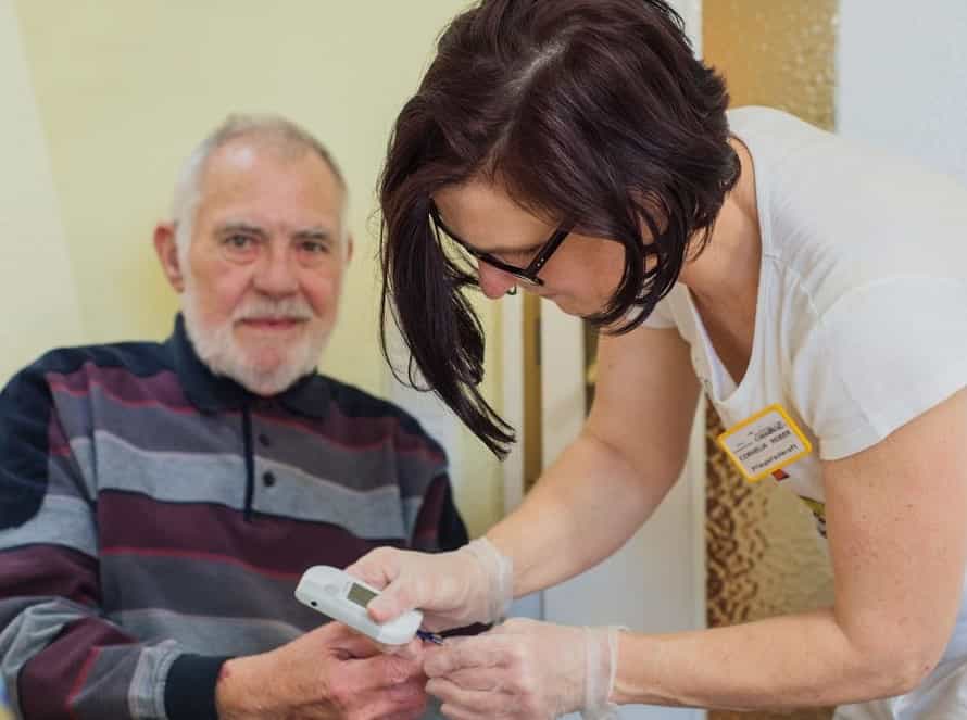 Pflegefachkraft (m/w/d) - Bei uns können Sie sich geborgen fühlen! Saarbrücken - Seniorenresidenz Sonnenwinkel - Pflegia