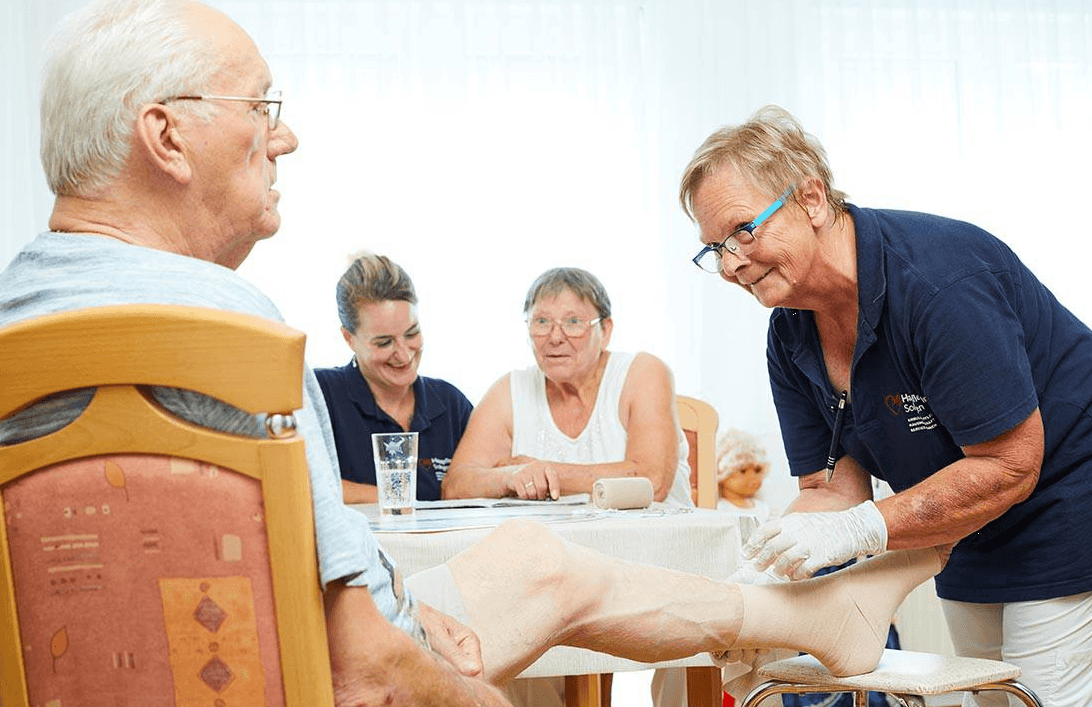 Gelernte Pflegehilfskraft (m/w/d) auf 520€ Basis - Dein neuer Arbeitsplatz in einem Team, auf das Du zählen kannst! Solingen - Gemeinnütziger Hauspflegeverein Solingen e. V. - ambulante Pflege - Pflegia