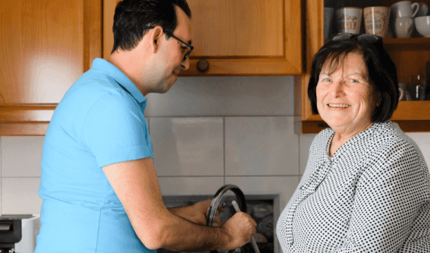 Gelernte Pflegehilfskraft mit LG1/LG2 Schein (w/m/d) - Wir suchen Dich! Düsseldorf - Die Pflegefreunde - Pflegia