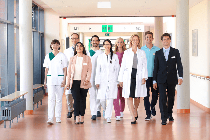 Pflegefachhelfer:in (m/w/d) - Kommen Sie in unser Team! München - Helios Klinikum München West - Pflegia