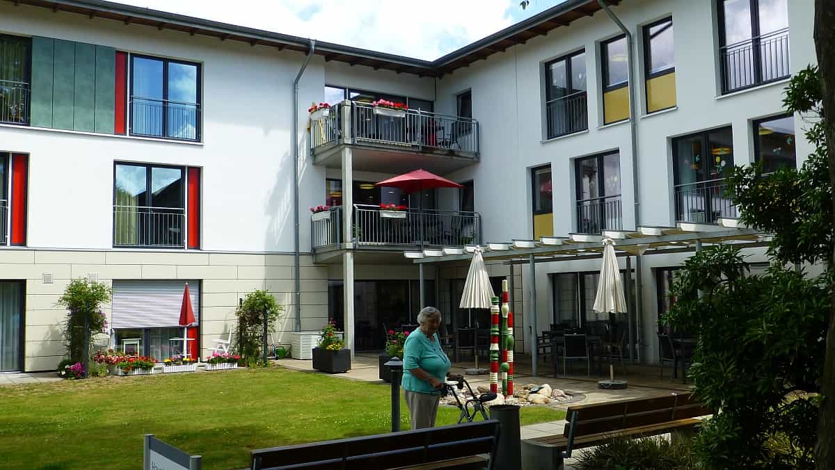 Gelernte Pflegehilfskraft (m/w/d) - Gemeinsam statt einsam!  Hamburg - Hermann und Lilly Schilling-Stiftung - Pflegia