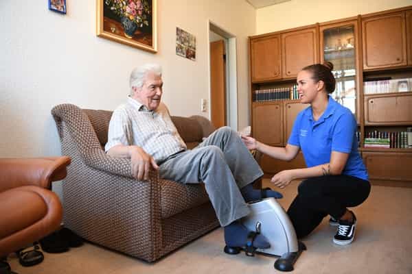 Pflegefachkraft im ambulanten Dienst (m/w/d) - Ihr neuer Arbeitsplatz mit attraktiven Arbeitszeiten! Ravensburg - Stiftung Liebenau Sozialstation St. Anna Ravensburg - Pflegia