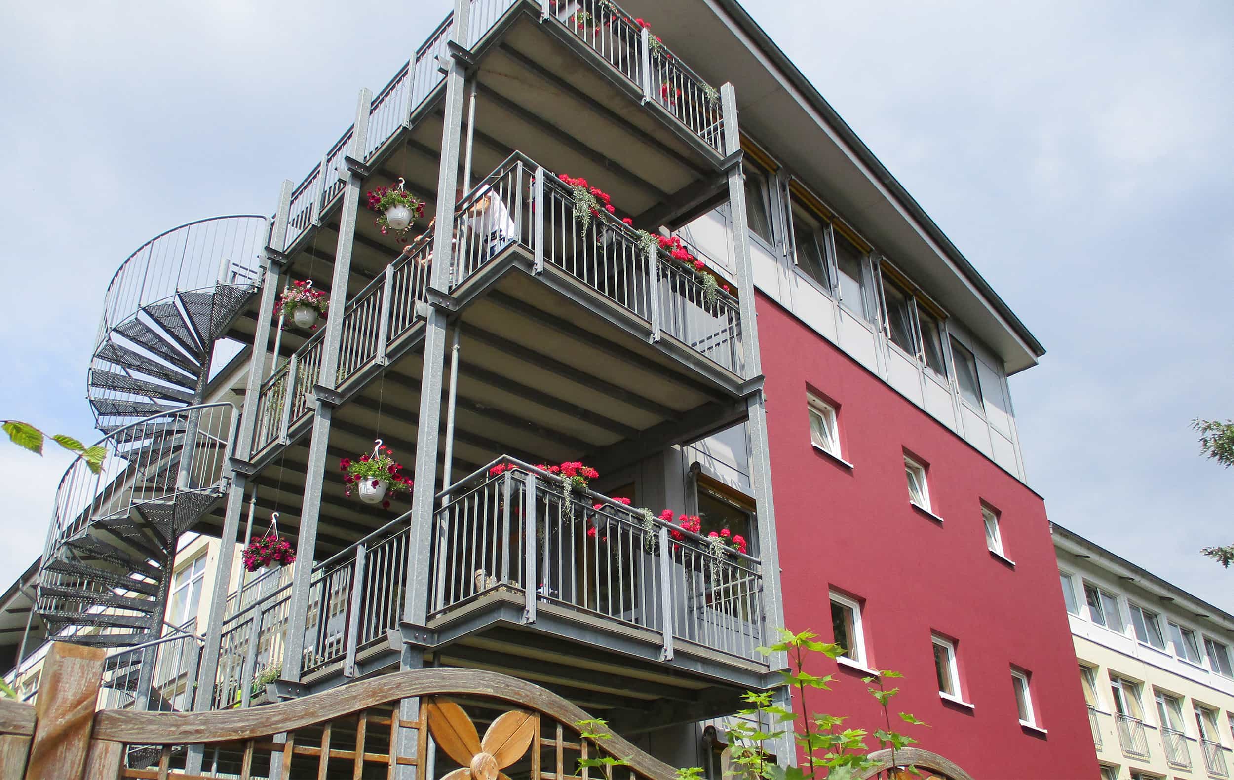 Pflegefachkraft (m/w/d) für unsere Tagespflege - Werden Sie Teil des Teams! Kiel - Senioren- und Therapiezentrum Lotti Huber Haus - Pflegia