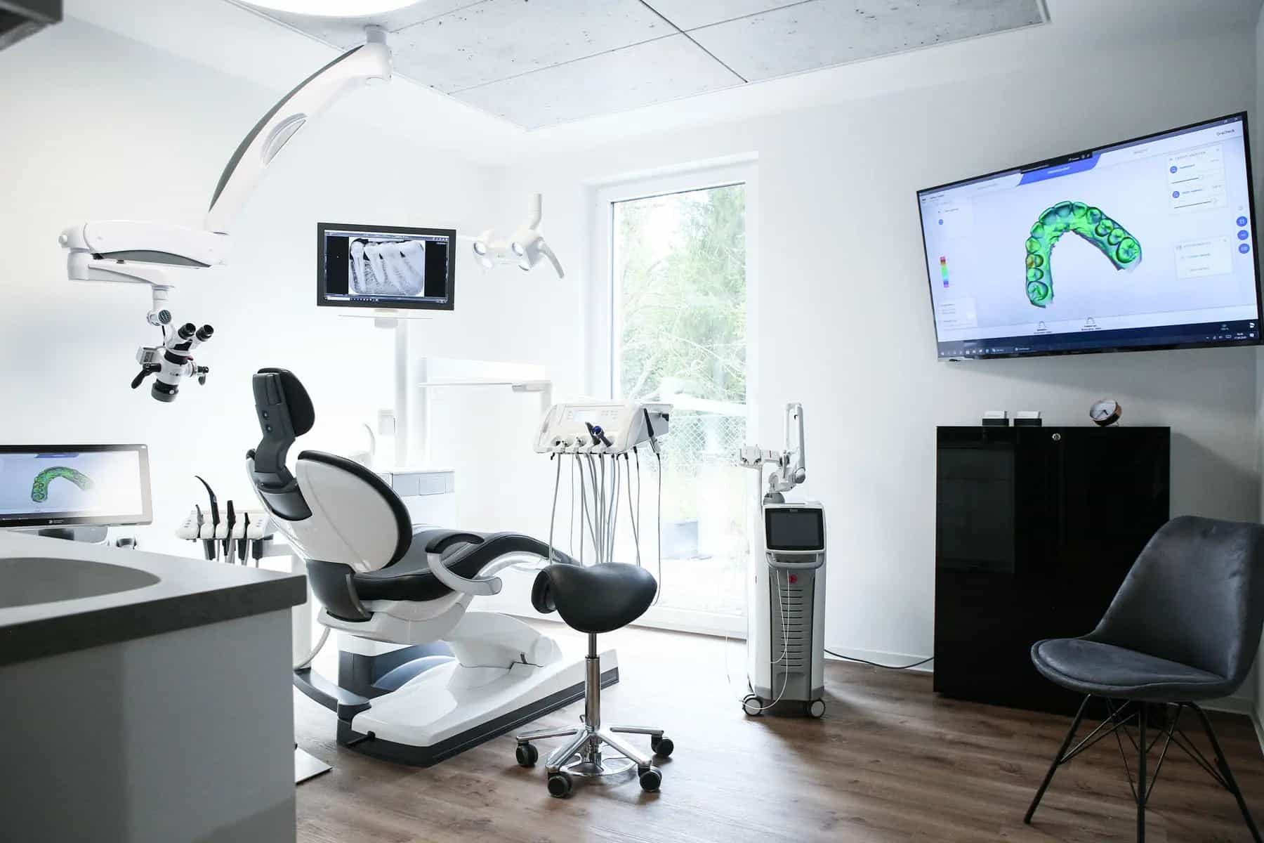 Dentalhygieniker:in (m/w/d) in Vollzeit (38-40h) – Dein neuer Arbeitsplatz mit attraktiven Arbeitszeiten! Heuchelheim - Zahnzentrum B06 Fehrmann und Kollegen - Pflegia