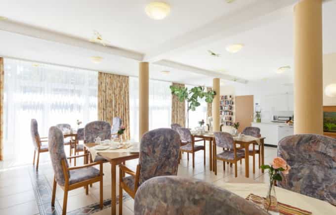 Pflegefachkraft (m/w/d) - Zur Verstärkung unseres Teams suchen wir Dich! Berlin - Seniorenresidenz Haus Steglitz (Fürsorge im Alter) - Pflegia