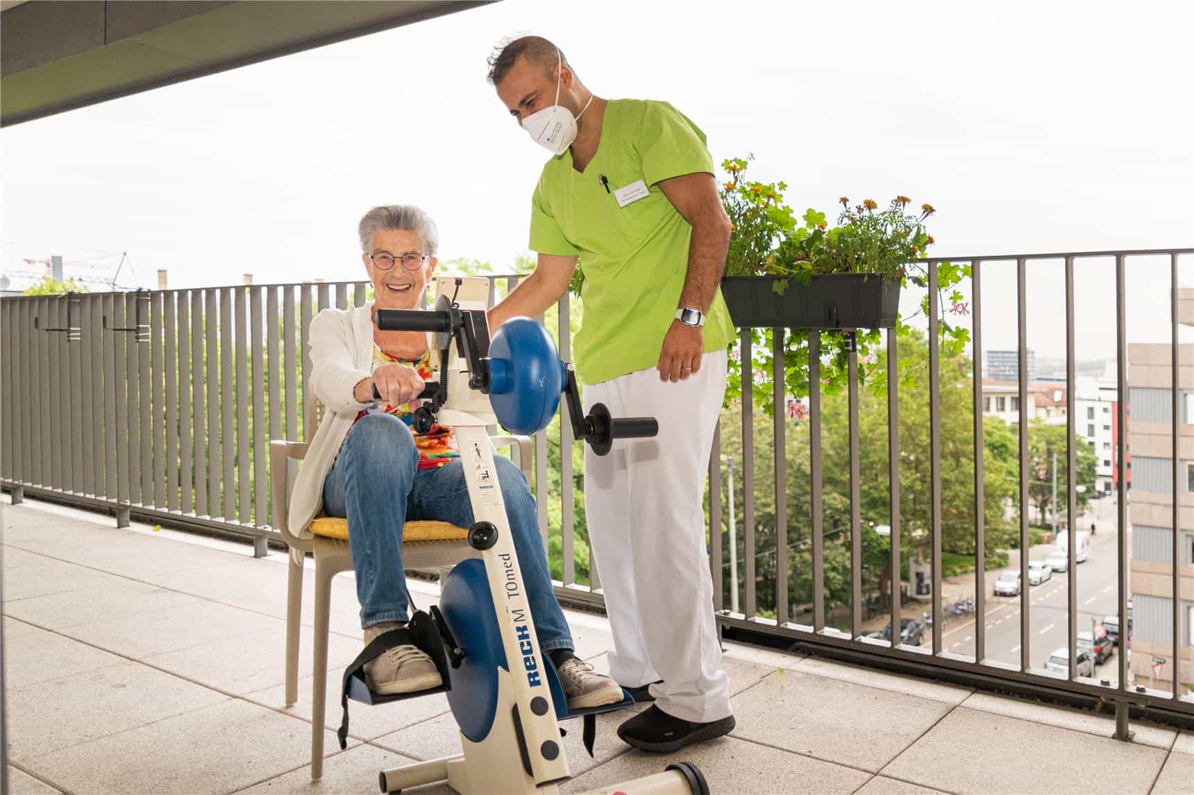 Pflegehilfskraft mit 1-jähriger Ausbildung (m/w/d) - Komm' in ein tolles Arbeitsklima! Stuttgart - Caritas - Haus Martinus - Pflegia