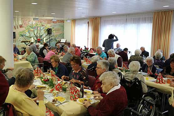 Pflegefachkraft (m/w/d) - ein tolles Team bei einem attraktiven Arbeitgeber warten auf Dich! Gedern - Altenpflegeheim Haus Vogelsberg - Pflegia