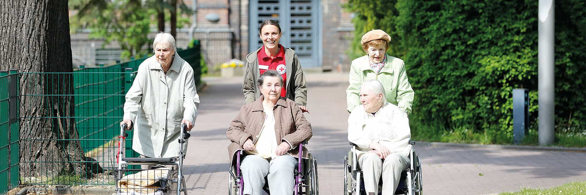 Gelernte Pflegehilfskraft (w/d/m) - Komm jetzt zu uns! Dresden - Pflege- und Seniorenheim „Clara Zetkin“ - Pflegia
