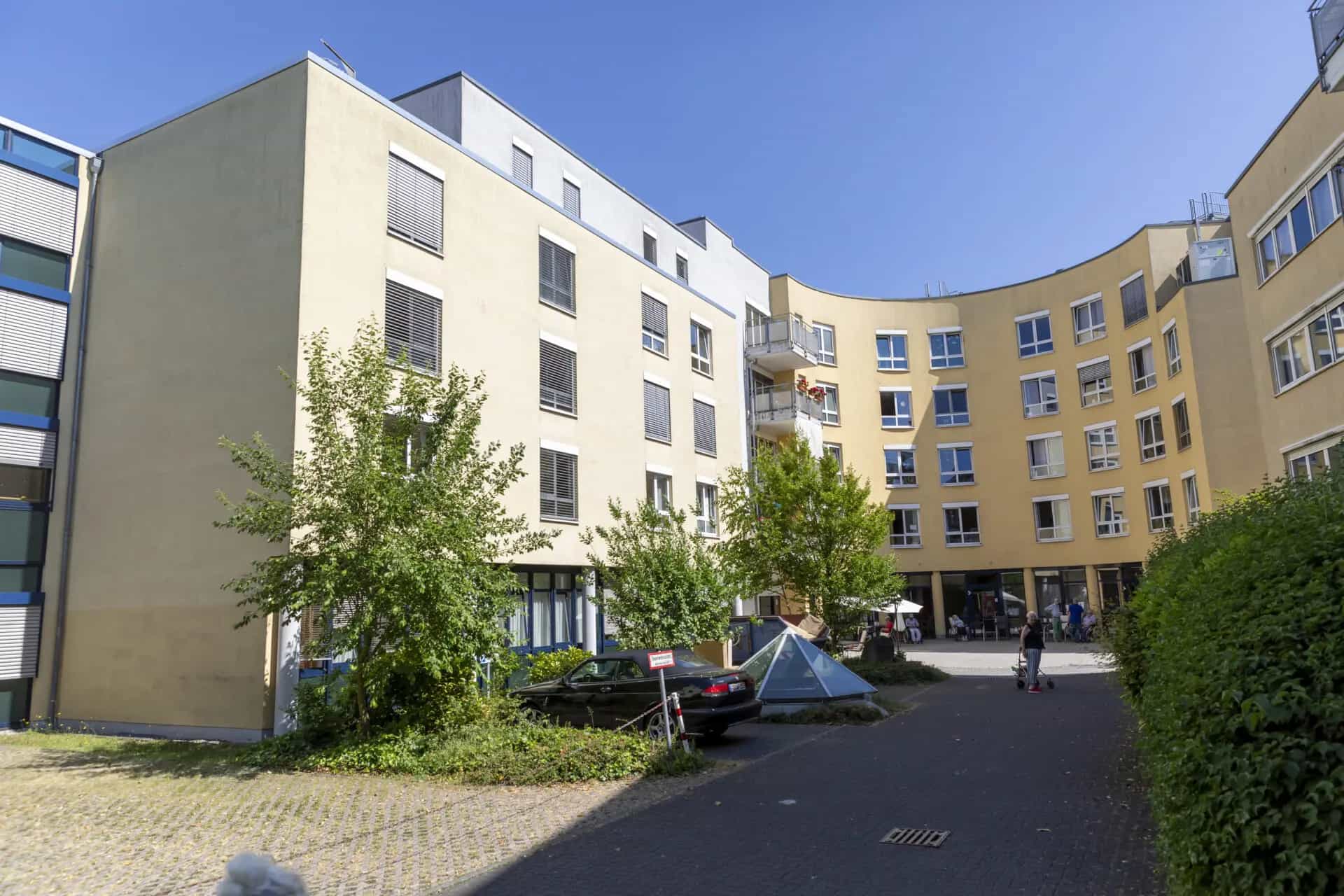 Einrichtungsleitung (m/w/d) - Hier kannst Du durchstarten! Frankfurt am Main - Korian - Haus CURANUM am Wasserpark - Pflegia