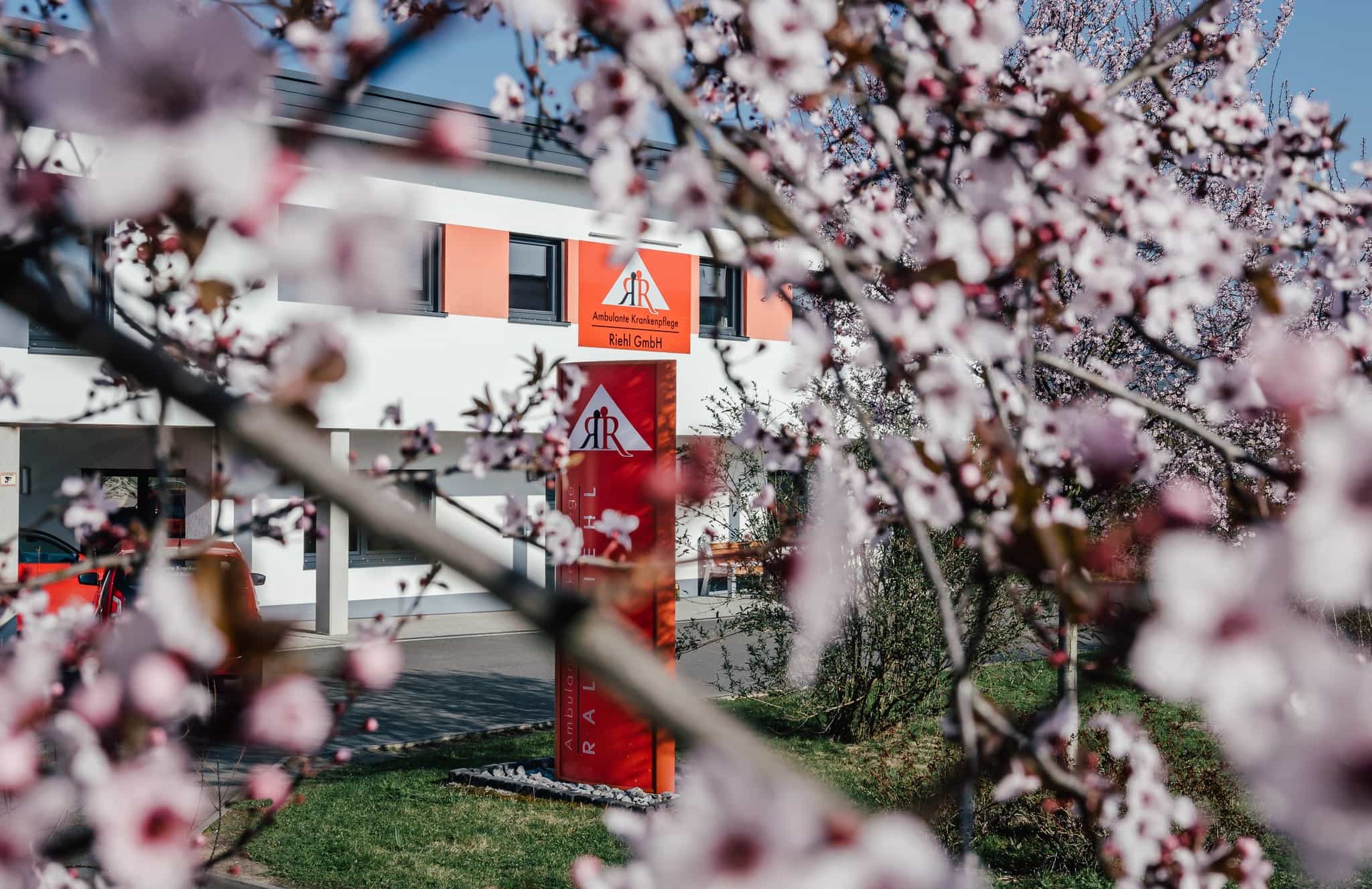 Pflegefachkraft (m/w/d) – Ihr Arbeitsplatz in einer familiären Arbeitsatmosphäre! Neuwied - Ambulante Krankenpflege Riehl GmbH - Pflegia