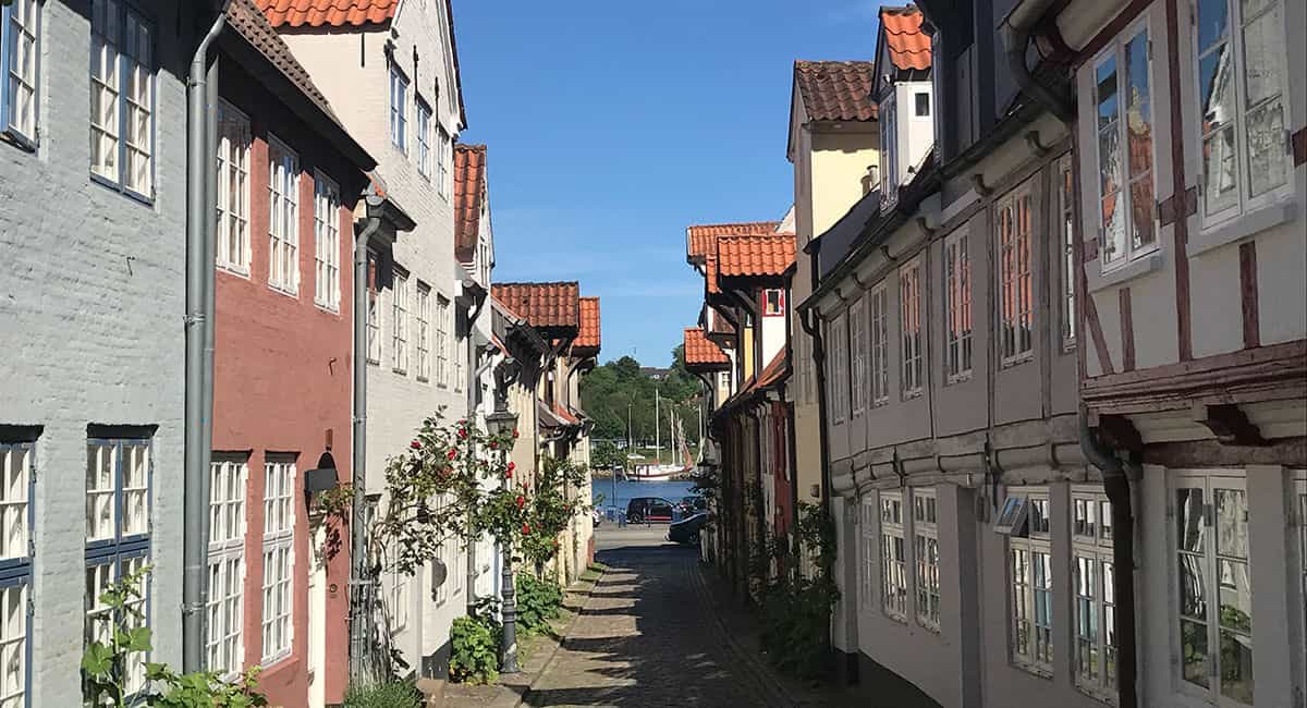 Gelernte Pflegehilfskraft (m/w/d) - Jetzt Teil des Teams werden! Flensburg - AMICALIS - Seniorenhaus Fördeblick - Pflegia