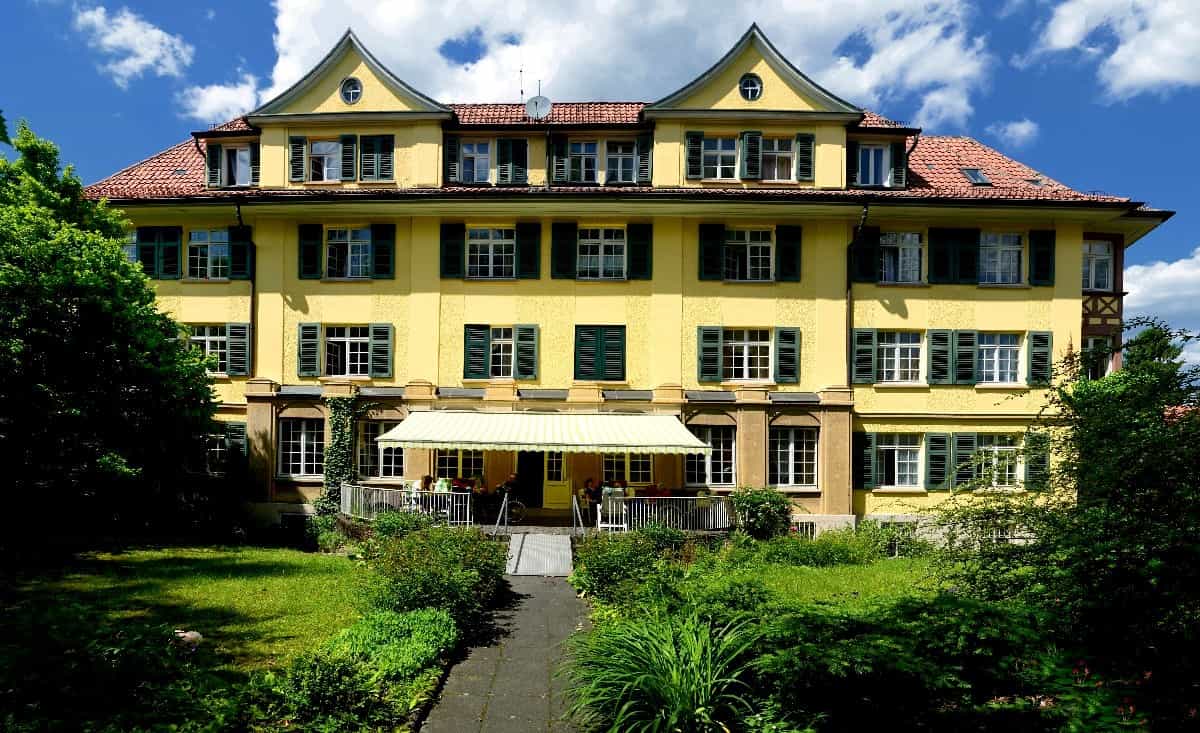 Pflegefachkraft (m/w/d) – Ihr neuer Arbeitsplatz in einem eingespielten Team! Schorndorf - Haus Röder GmbH - Pflegia