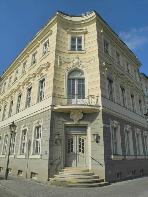 Mitarbeiter:in (m/w/d) für die Rezeption und Abrechnung - Wir sichern heute Ihre Zukunft! Potsdam - Kieferorthopädie im Achteckenhaus - Pflegia