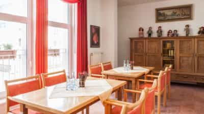 Pflegefachkraft (m/w/d) mit Zusatzqualifikation Gerontopsychiatrie und Wundmanagement - Hilf uns unseren Bewohner:innen ein Lächeln ins Gesicht zu zaubern! Trier - Hildegard von Bingen - Senioren-Zentrum Trier - Pflegia