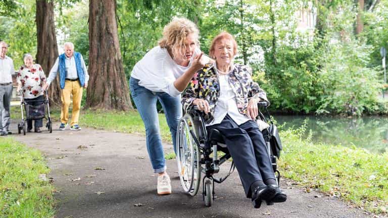 Pflegefachkraft (w/m/d) - Werden Sie Teil von etwas Besonderem! Künzelsau - Paul-Wilhelm von Keppler-Stiftung - Künzelsau - Pflegia